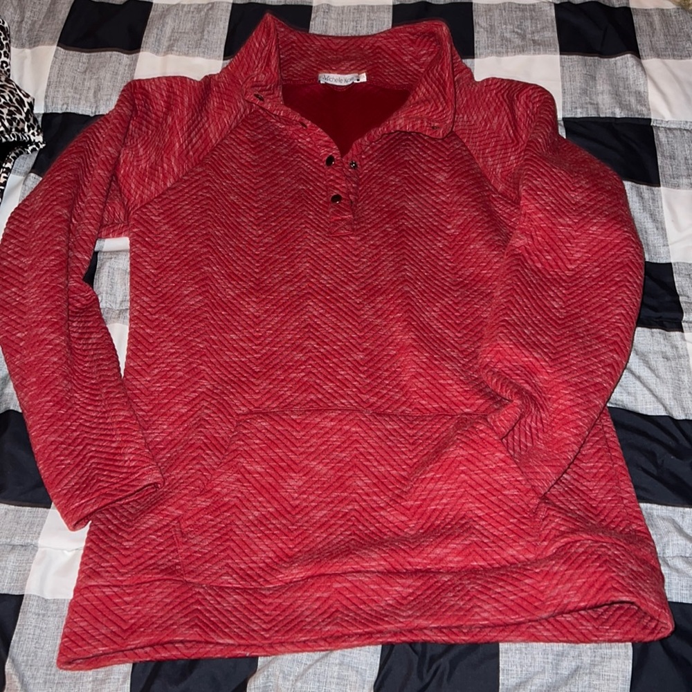 Michelle Mae hethered red quilted quarter button medium